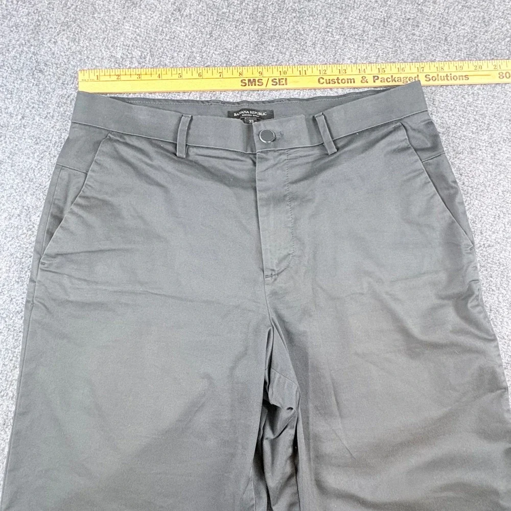 Banana Republic Emerson Shorts Mens 33 Gray Chino Preppy Golf Classic Coastal